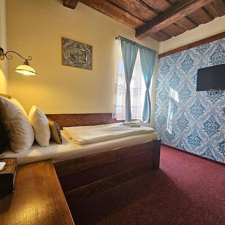 Hotel Galerie 로드니체 나트 라벰 외부 사진