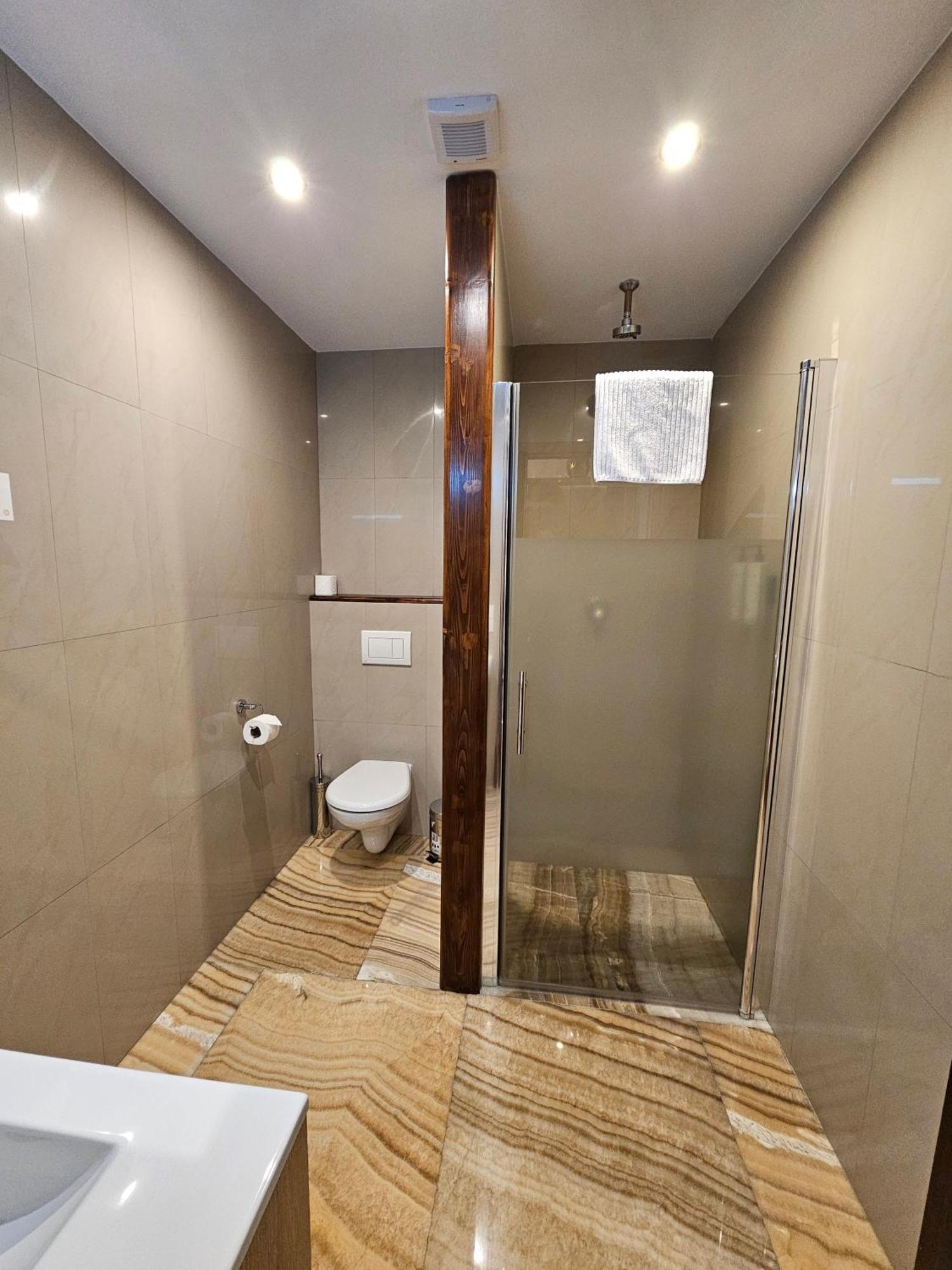 Hotel Galerie 로드니체 나트 라벰 외부 사진