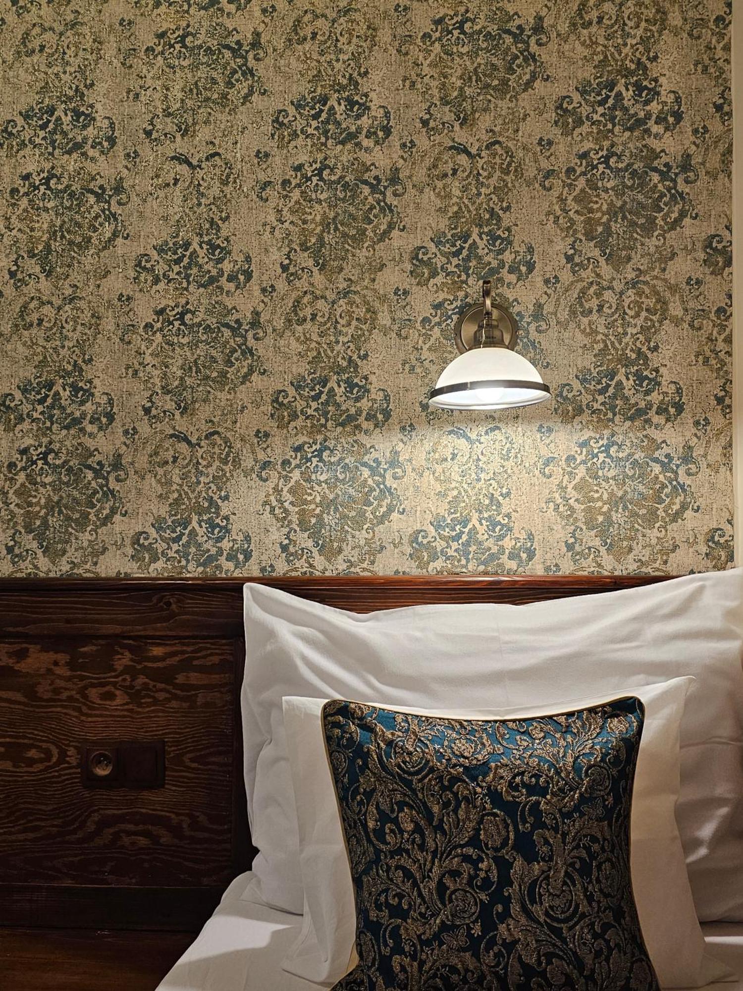 Hotel Galerie 로드니체 나트 라벰 외부 사진