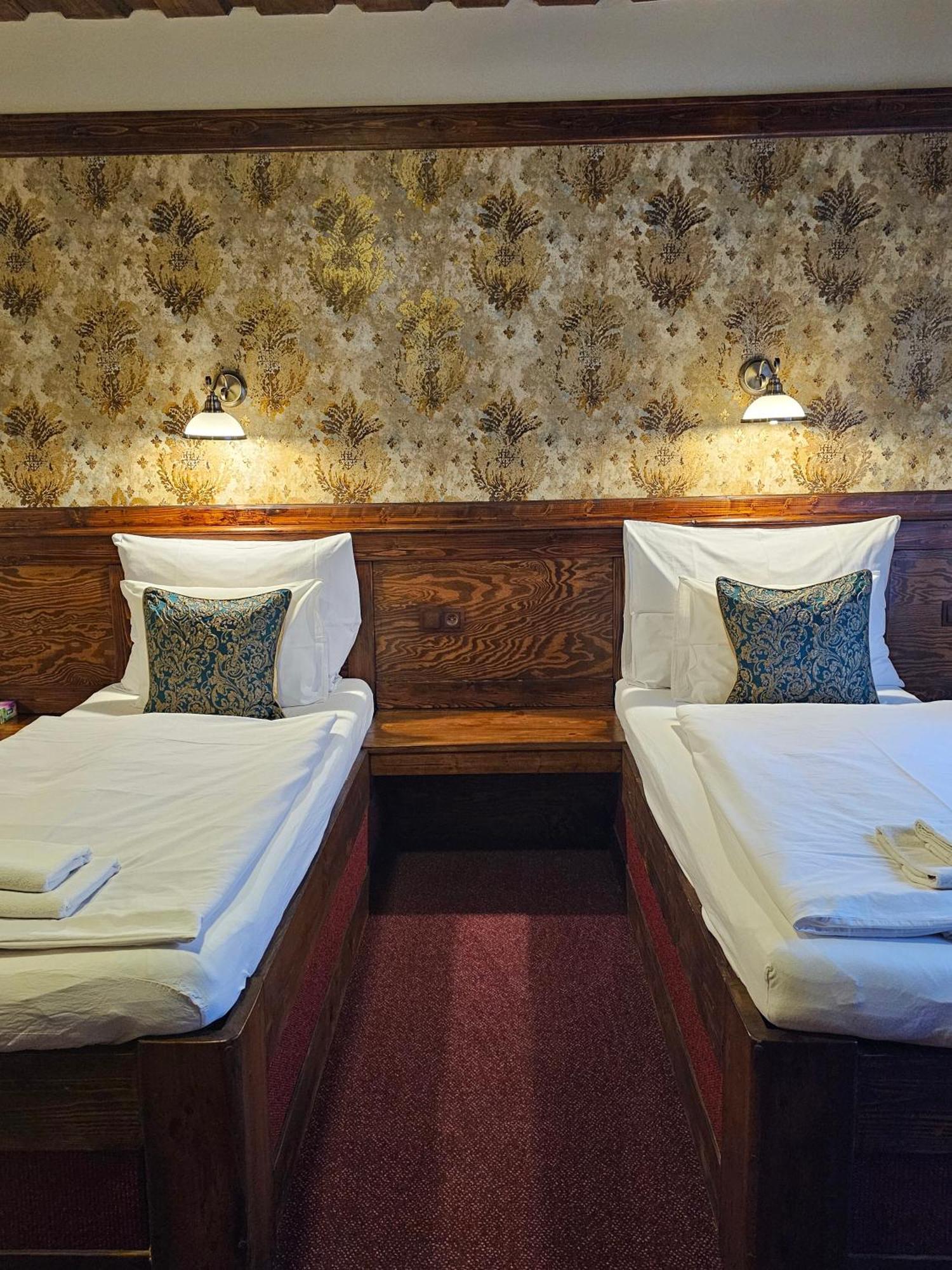 Hotel Galerie 로드니체 나트 라벰 외부 사진