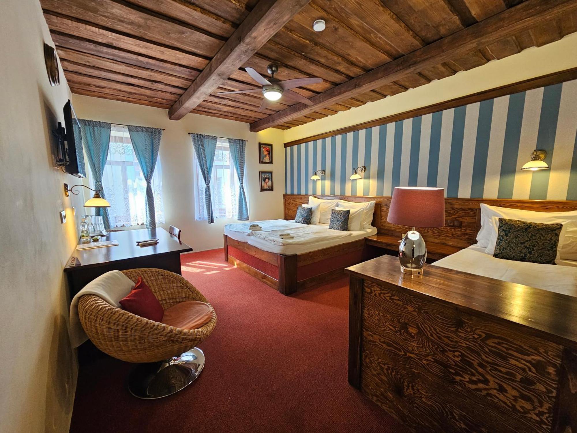 Hotel Galerie 로드니체 나트 라벰 외부 사진
