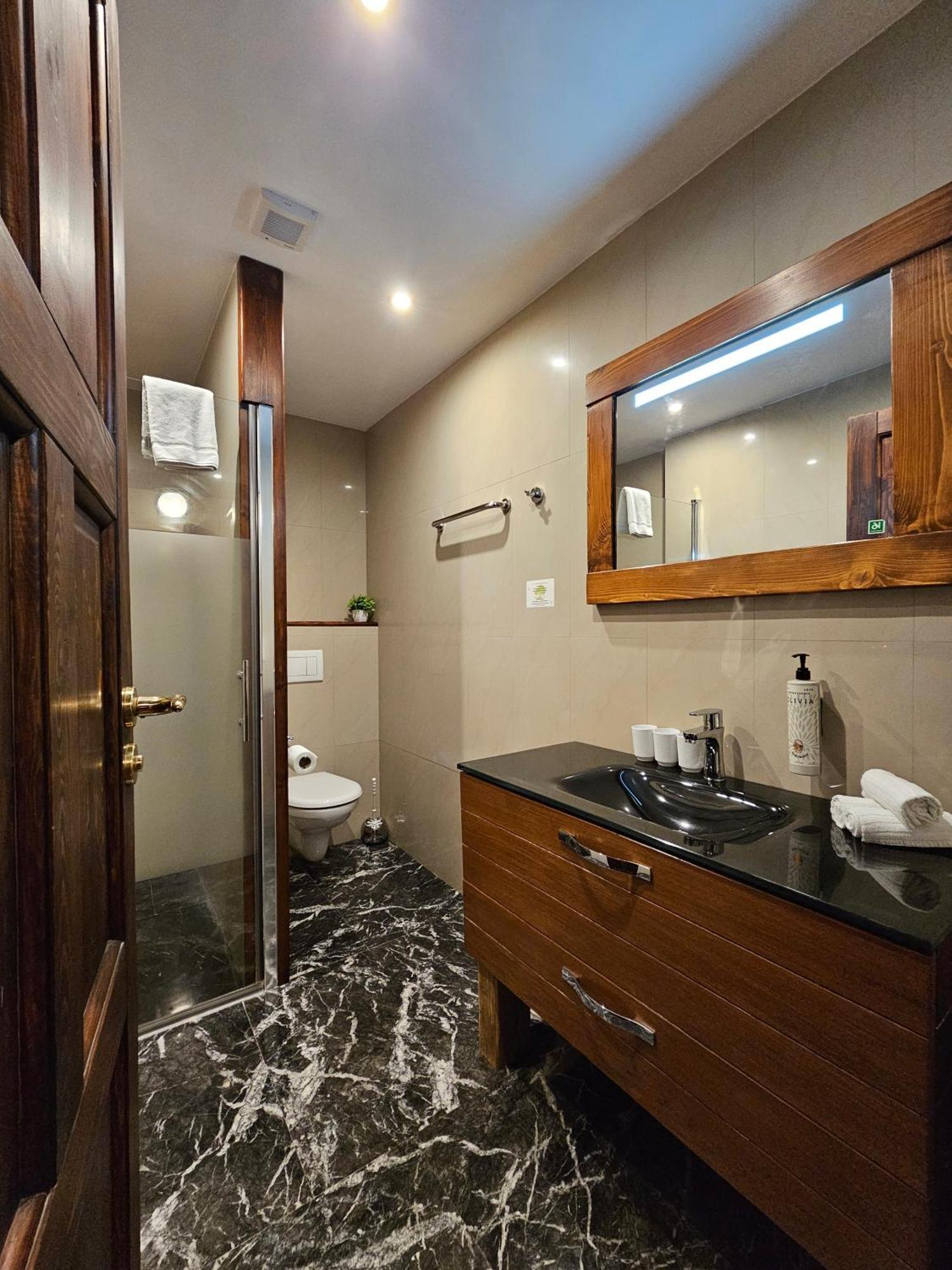 Hotel Galerie 로드니체 나트 라벰 외부 사진
